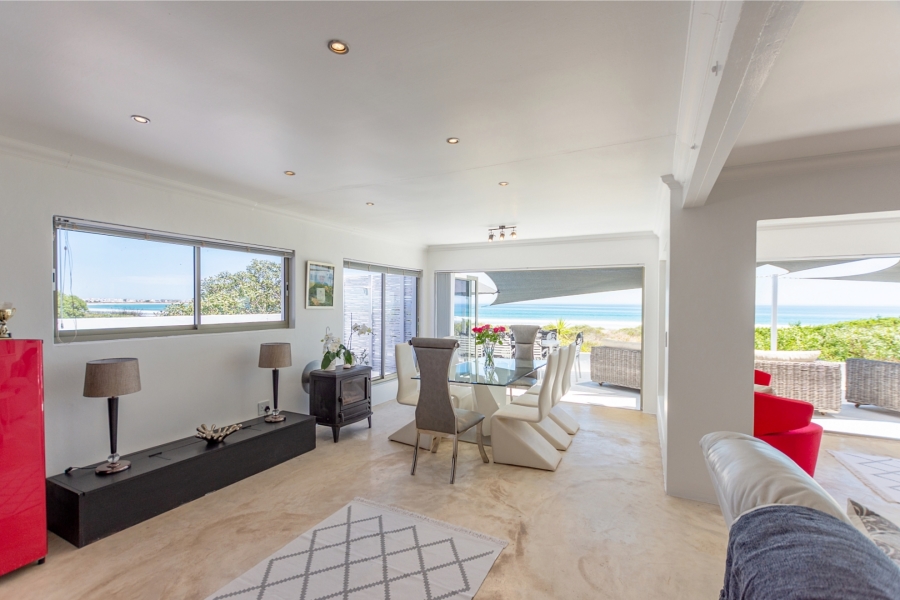 5 Bedroom Property for Sale in Golden Mile Western Cape